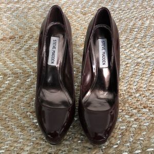 Steve Madden maroon pumps